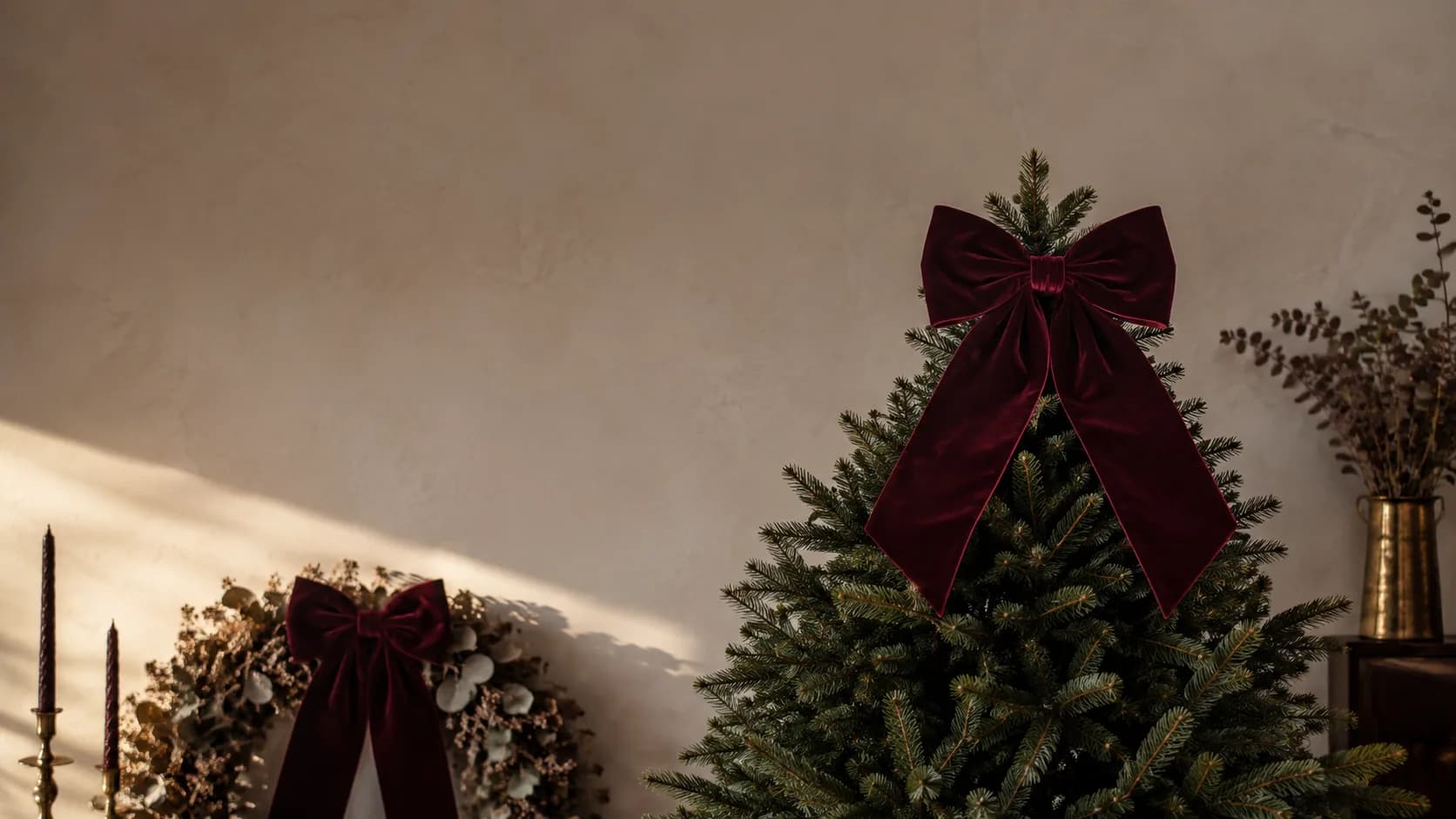 Best Oversized Christmas Bows 2026 — Five Velvet Picks for Trees, Wreaths and Front Doors